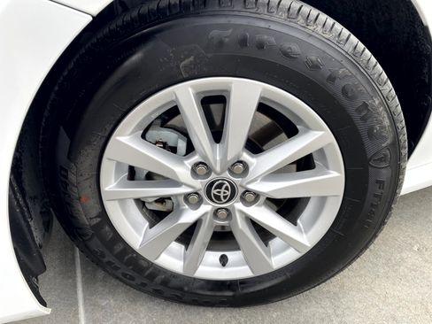 Used 2025 Toyota Camry LE image 6