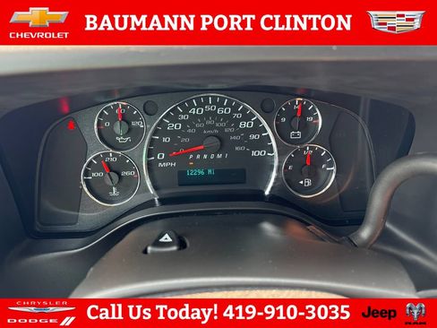 Used 2025 Chevrolet Express 2500 w/ Driver Convenience Package RWD image 15