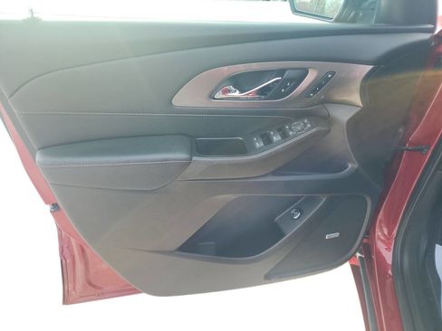 Used 2022 Chevrolet Traverse Premier AWD/4WD image 18