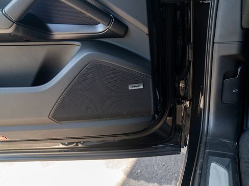 Used 2025 Porsche Cayenne image 20