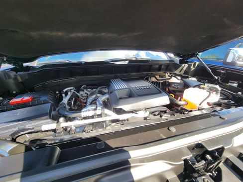 Used 2025 Chevrolet Silverado 1500 High Country image 25