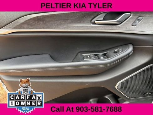 Used 2023 Jeep Grand Cherokee Limited w/ Black Appearance Package image 17