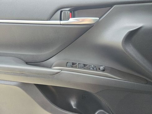 Used 2023 Toyota Camry SE FWD image 23