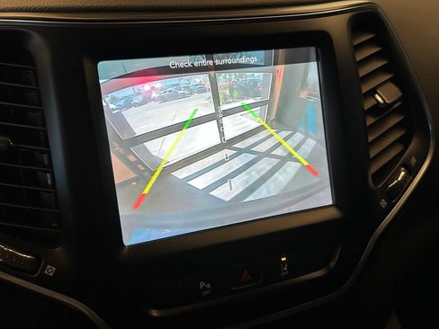 Used 2021 Jeep Cherokee Latitude Lux w/ Sun & Sound Group AWD/4WD image 14