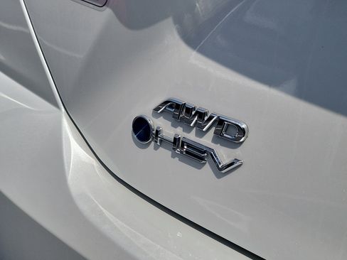 Used 2026 Toyota Camry XLE AWD/4WD image 8