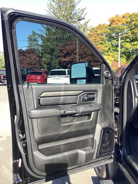 Used 2025 RAM 2500 Limited AWD/4WD image 22