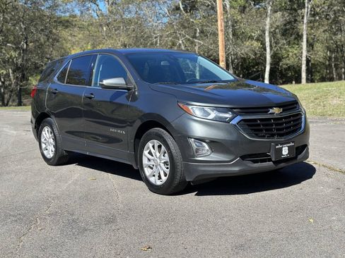 Used 2019 Chevrolet Equinox LT w/ Driver Convenience Package FWD image 5