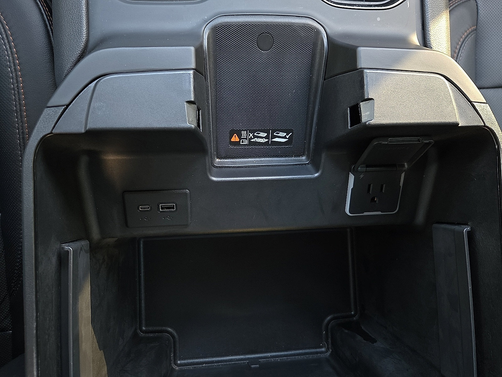 Used 2025 GMC Sierra 1500 AT4 w/ AT4 Premium Package AWD/4WD image 18