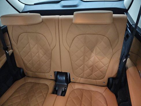 Used 2026 BMW X7 xDrive40i AWD/4WD image 10