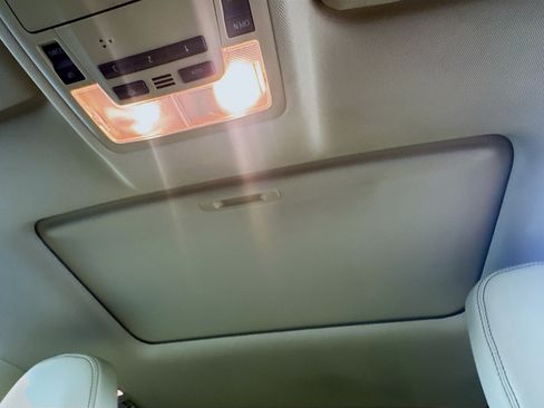 Used 2018 Toyota Highlander XLE FWD image 25