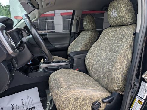 Used 2017 Toyota Tacoma SR5 w/ Tow Package AWD/4WD image 11