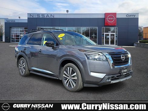 Certified 2022 Nissan Pathfinder Platinum w/ Lighting Package (N93) AWD/4WD image 1