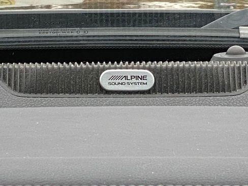 Used 2014 RAM 1500 Laramie w/ Convenience Group image 29