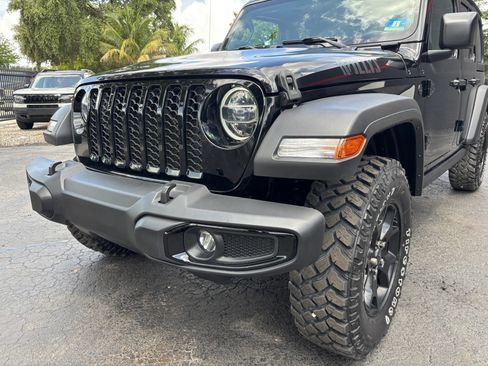 Used 2020 Jeep Wrangler Unlimited Sport AWD/4WD image 31