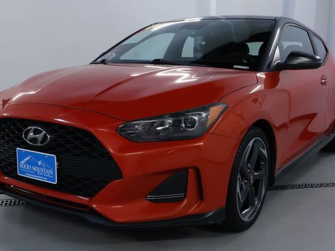 Used 2019 Hyundai Veloster Turbo R-Spec image 3