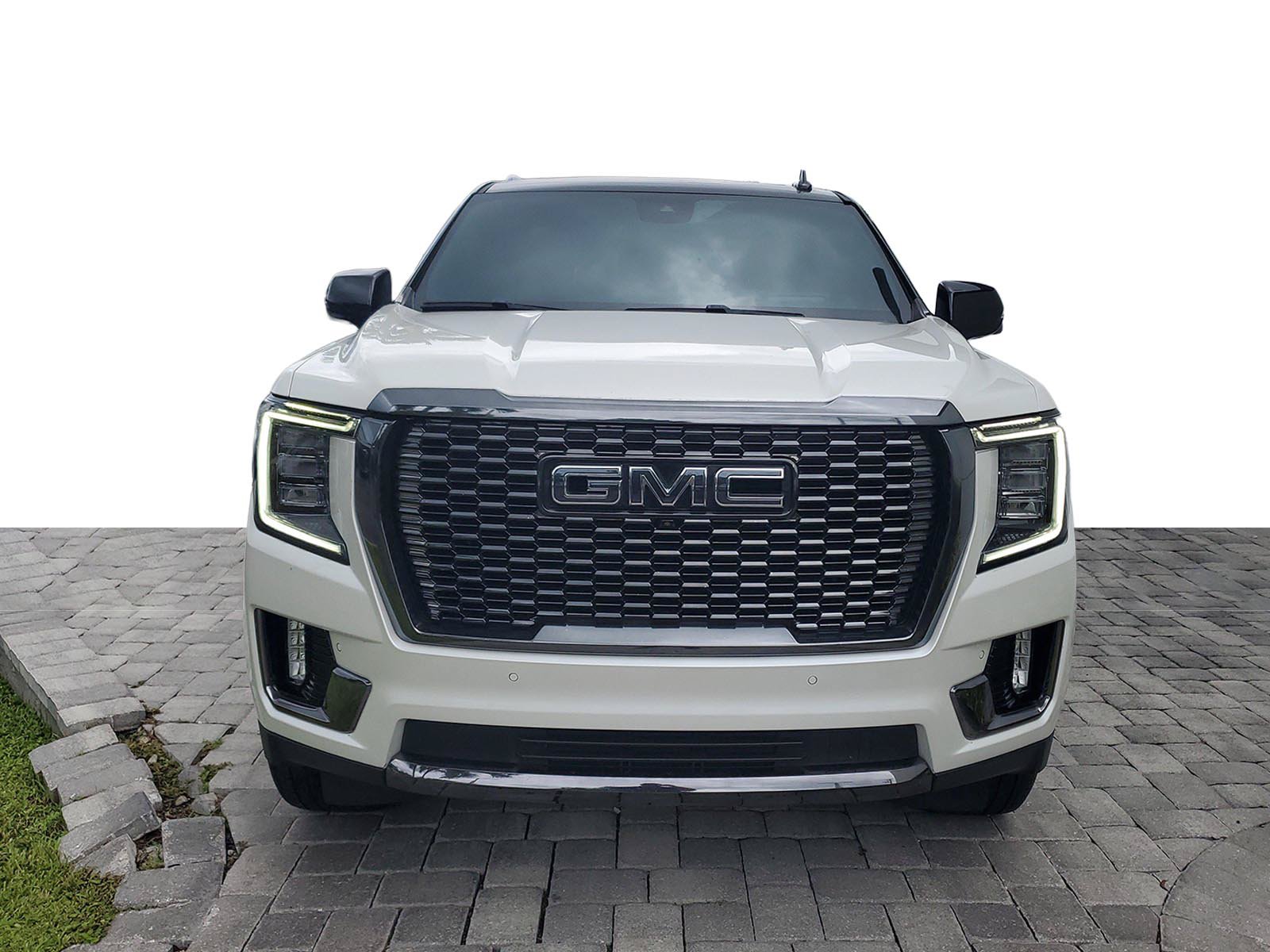 Used 2024 GMC Yukon Denali Ultimate AWD/4WD image 2