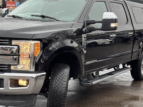 Used 2017 Ford F250 Lariat w/ Chrome Package image 33