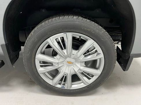 New 2026 Chevrolet Silverado 1500 High Country w/ High Country Premium Package AWD/4WD image 5