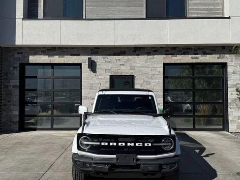 Used 2023 Ford Bronco Outer Banks AWD/4WD image 8