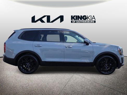 Used 2022 Kia Telluride EX w/ EX Premium Package AWD/4WD image 2