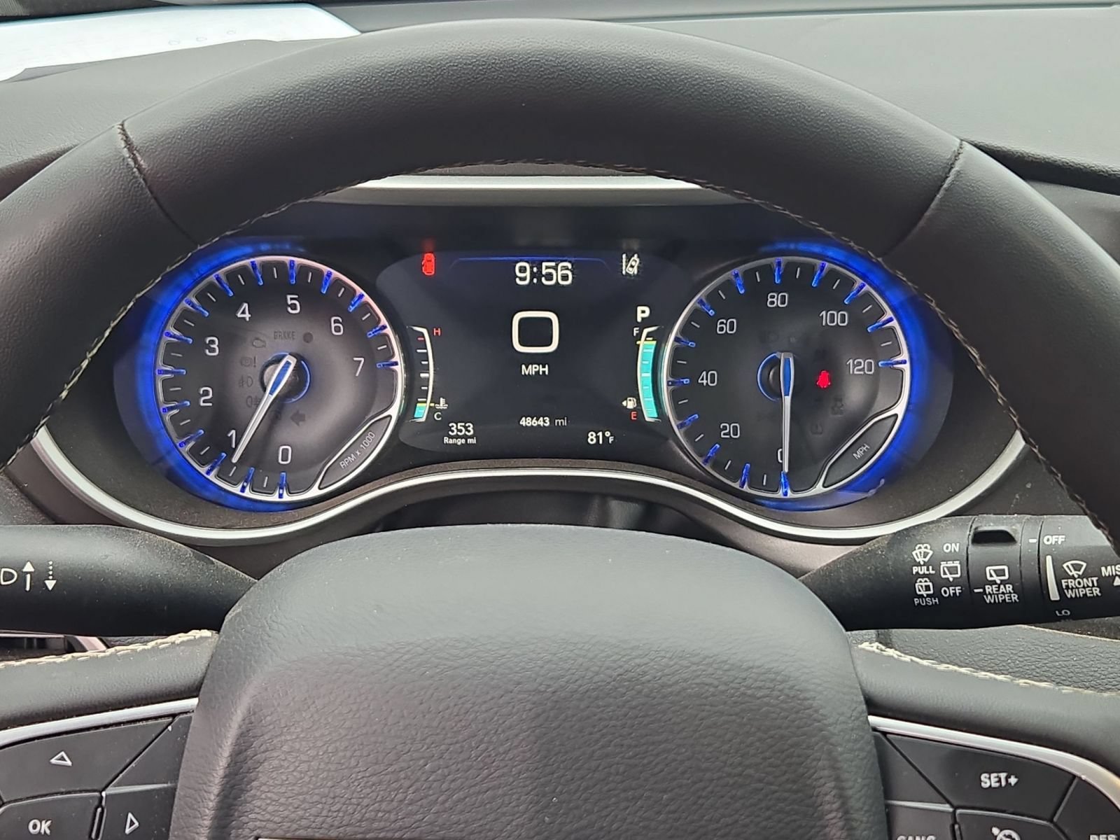 Used 2025 Chrysler Pacifica Select FWD image 16