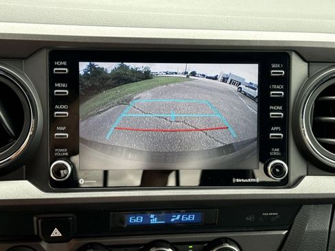 Used 2022 Toyota Tacoma TRD Off-Road image 3