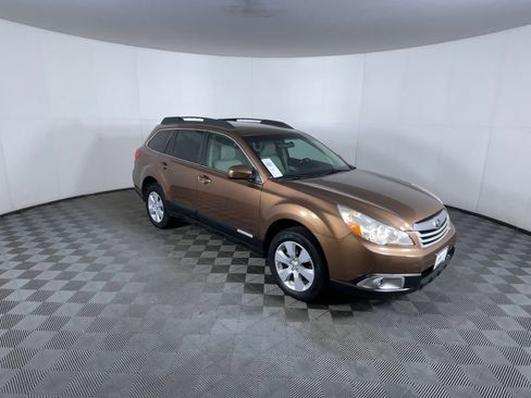 Used 2011 Subaru Outback 2.5i Premium w/ All-Weather Pkg image 2