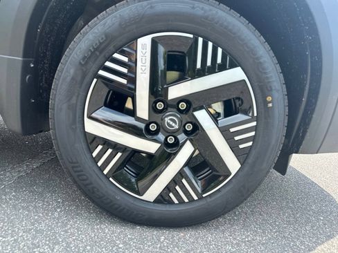 New 2026 Nissan Kicks SV FWD image 10