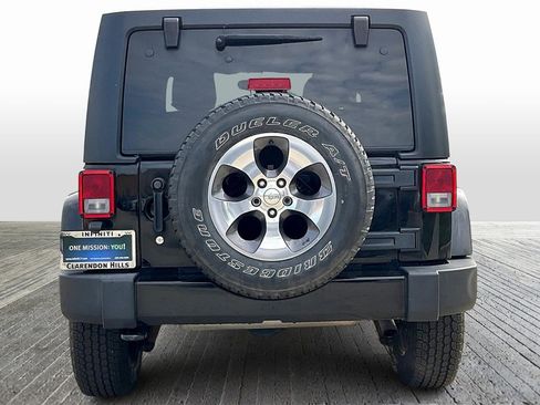 Used 2017 Jeep Wrangler Unlimited Sahara image 7