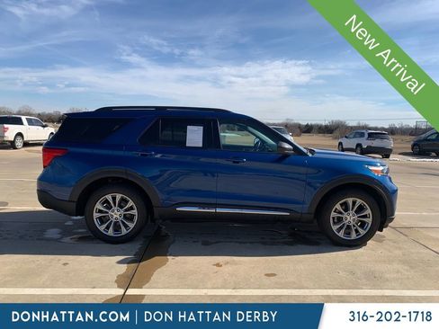 Used 2021 Ford Explorer XLT w/ Equipment Group 202A image 4