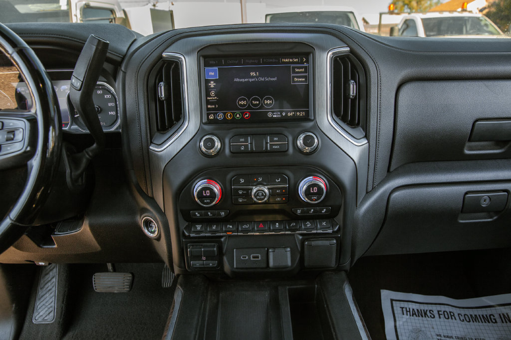 Used 2023 GMC Sierra 2500 Denali w/ Denali Black Diamond Edition AWD/4WD image 15