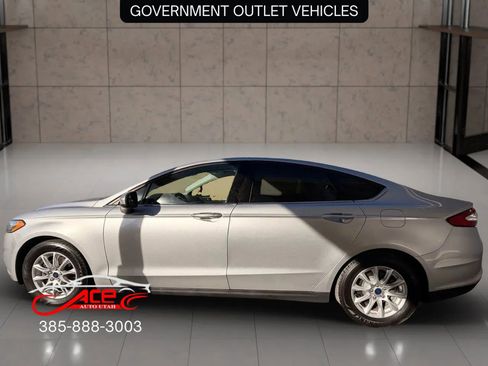 Used 2016 Ford Fusion S image 4