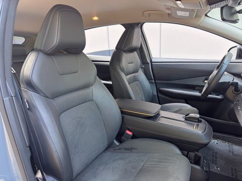 Used 2023 Nissan Ariya FWD image 35