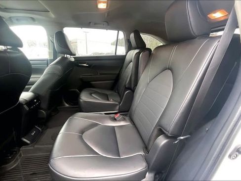 Used 2025 Toyota Highlander XLE AWD/4WD image 26
