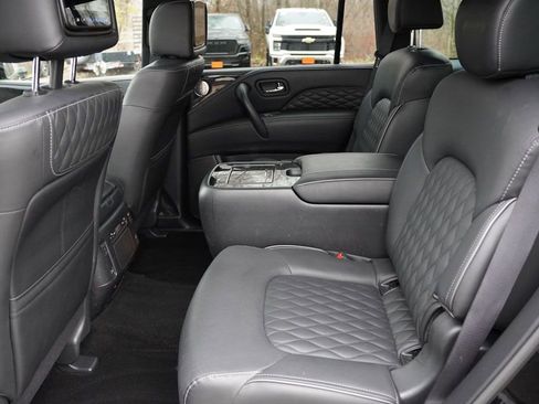 Used 2023 INFINITI QX80 Sensory w/ All-Season Package image 18