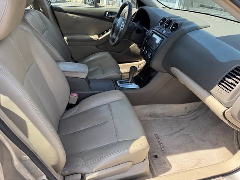 Used 2011 Nissan Altima 2.5 SL w/ Technology Pkg FWD image 13