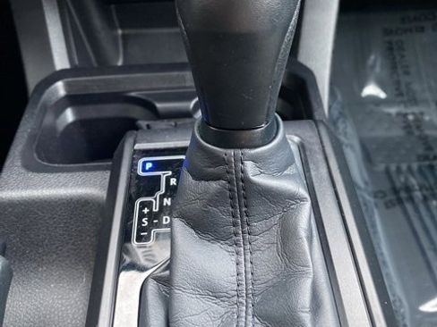 Used 2021 Toyota Tacoma TRD Off-Road image 21