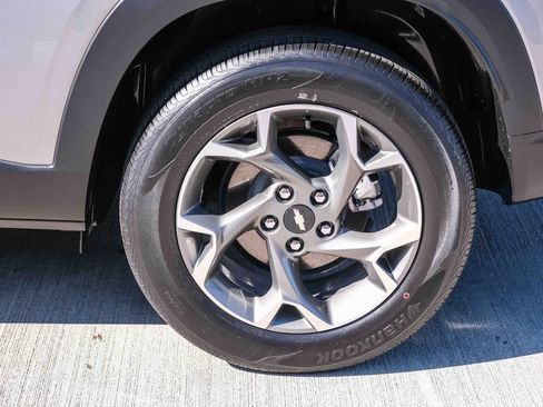 Used 2024 Chevrolet Trax LT w/ Driver Confidence Package FWD image 9