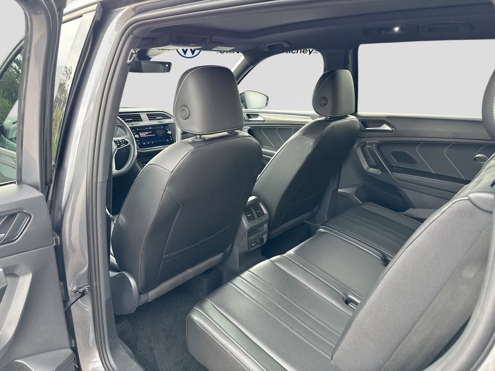 Used 2024 Volkswagen Tiguan SE R-Line FWD image 24