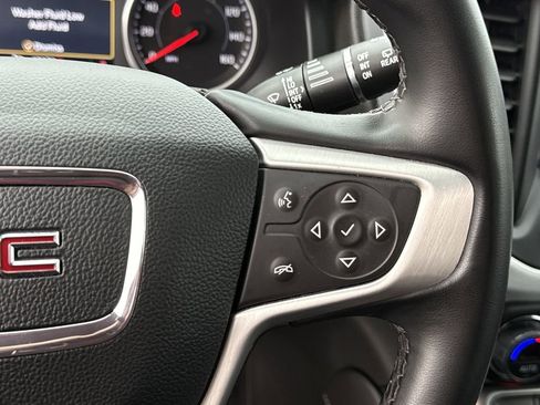 Used 2023 GMC Acadia SLT image 26