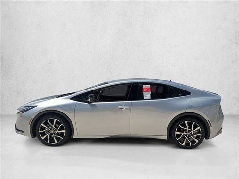 New 2026 Toyota Prius Plug-In Hybrid FWD image 5