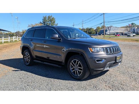Used 2020 Jeep Grand Cherokee Laredo w/ Laredo X Package image 3