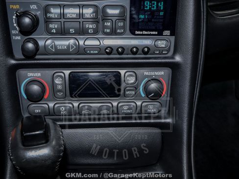 Used 1997 Chevrolet Corvette Coupe w/ Roof Pkg image 93