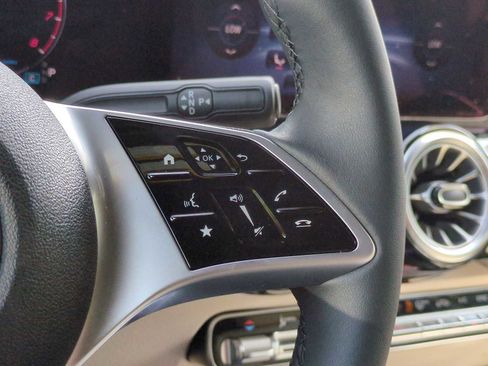 Certified 2025 Mercedes-Benz GLB 250 4MATIC image 25