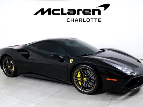 Used 2017 Ferrari 488 GTB RWD image 2