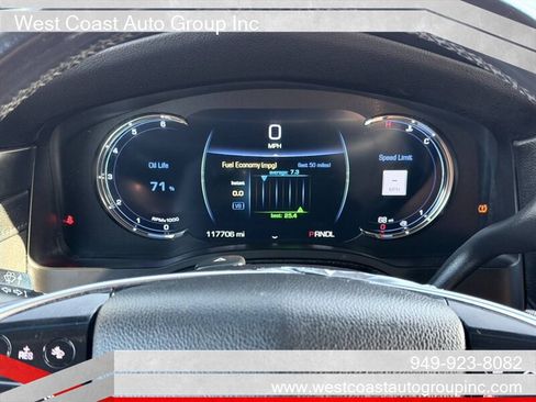 Used 2018 Cadillac Escalade ESV Luxury RWD image 23