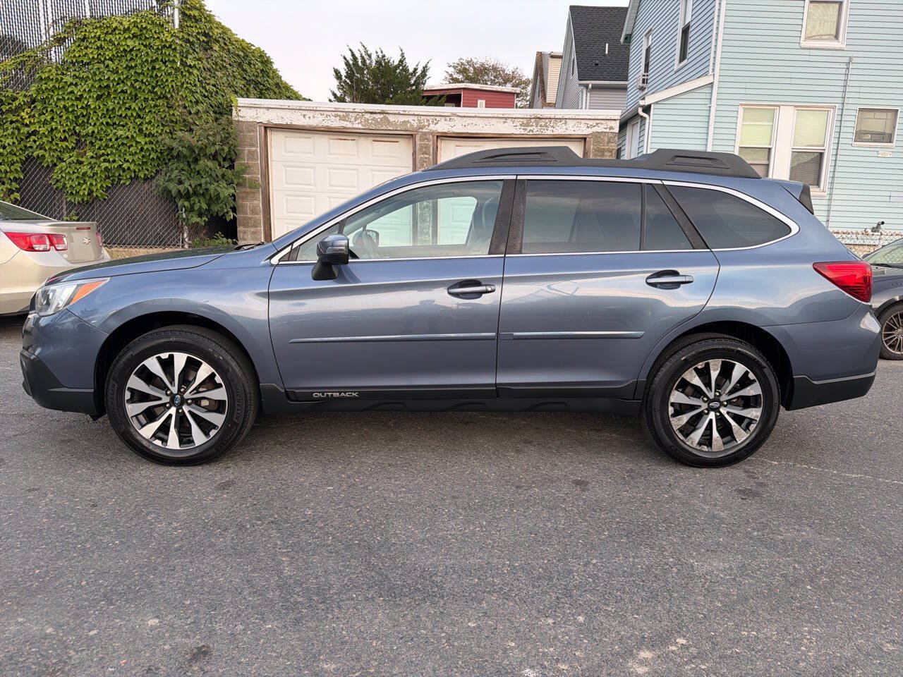 Used 2017 Subaru Outback 2.5i Limited AWD/4WD image 38