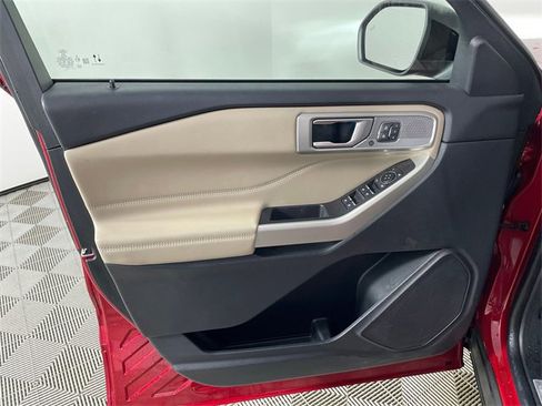 Used 2021 Ford Explorer Limited w/ Equipment Group 301A image 10