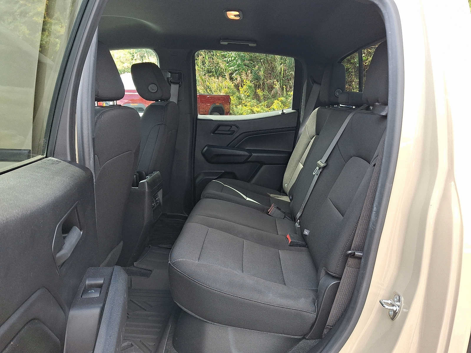 Used 2023 Chevrolet Colorado Trail Boss AWD/4WD image 11