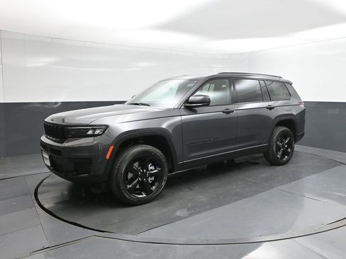 New 2025 Jeep Grand Cherokee L Altitude image 34